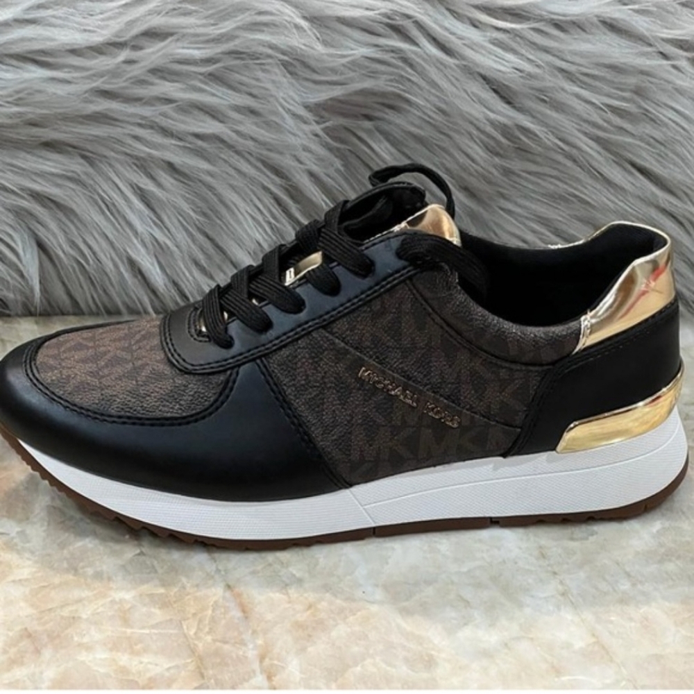 Michael kors shoes good Condition only wear ones